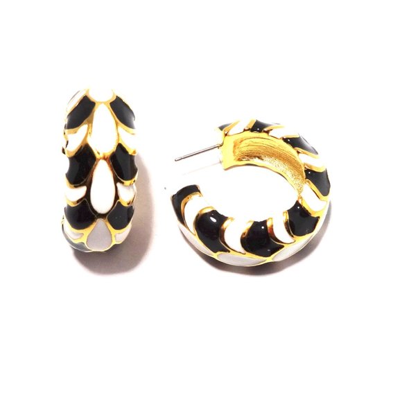 KENNETH JAY LANE, WHITE & BLACK TWO TONE ENAMEL BANGLES - Picture 6 of 10